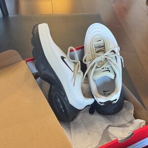 Nike Air Max Portal White and Black Sneakers New in Box